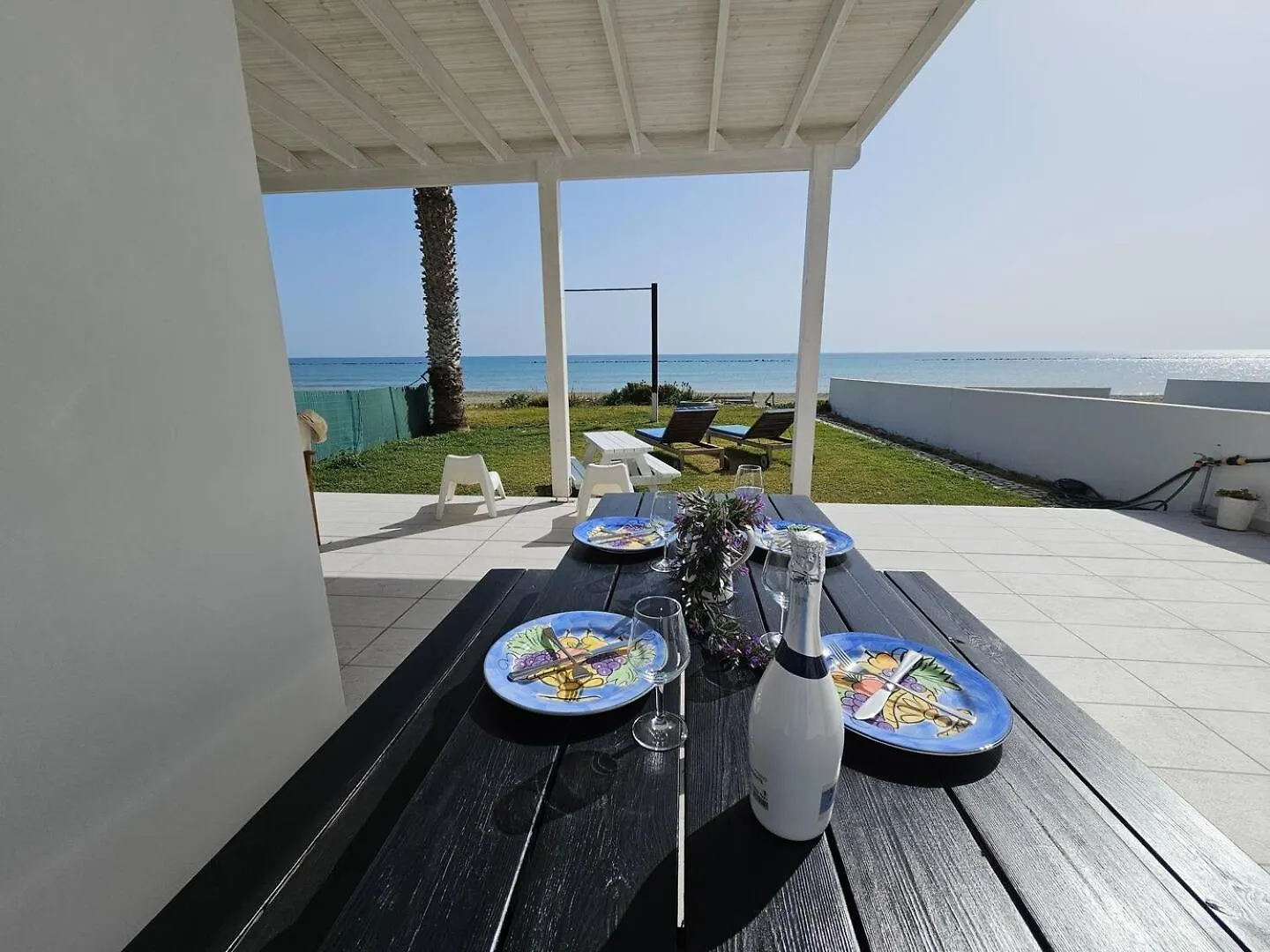 Ammos Beachfront Villa Paradise Larnaca